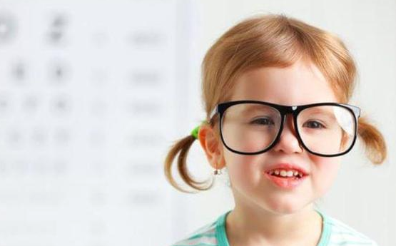 孩子做這三點可以預(yù)防近視,沃瑞眼科來科普